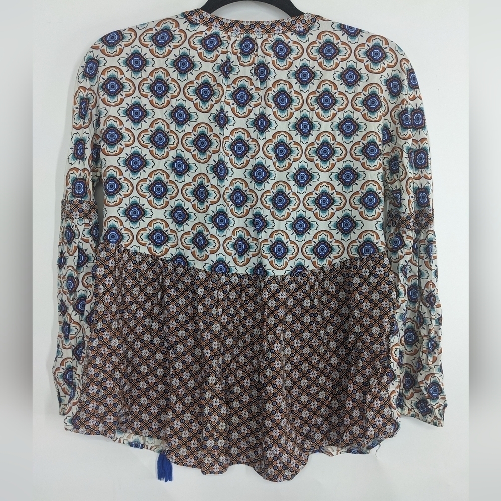 DR2 Split Neck Long Sleeve Top - Picture 9 of 10